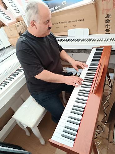 piano şekilleri: Elektro Pianino Qəhvəyi rəngli 88 klaviş tam oktava Pianino səslidir 4 — 9
