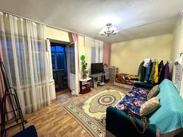 квартиру частный дом: 1 комната, 35 м², Индивидуалка, 5 этаж, Старый ремонт