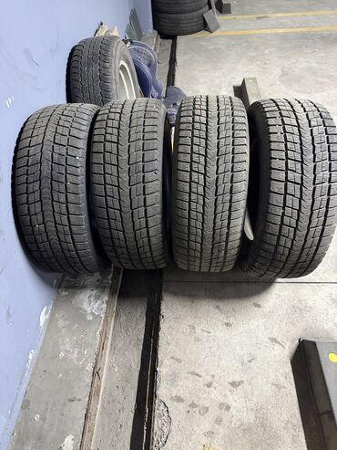 шины на внедорожник: Продаются зимние шины размер 285/60/18 диски продаются отдельно за