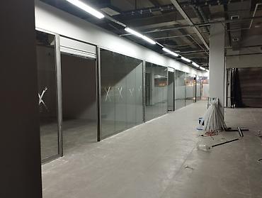 Перегородки на заказ: На заказ Цельностеклянная перегородка, Для офиса, Бронированное стекло, Монтаж, Демонтаж, Бесплатный замер — 3