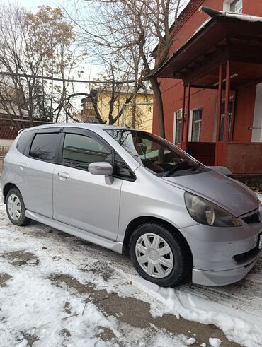 колф 3: Honda Fit: 2001 г., 1.3 л, Вариатор, Бензин, Хэтчбэк