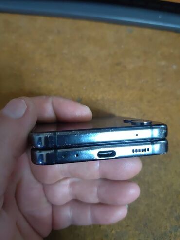 Samsung: Samsung Galaxy Z Flip 4, 256 GB, bоја - Siva, Otisak prsta, Bežični punjač, Dual SIM — 15