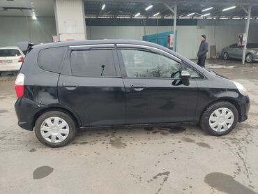 машинелер: Honda Fit: 2004 г., 1.3 л, Автомат, Бензин, Хетчбек