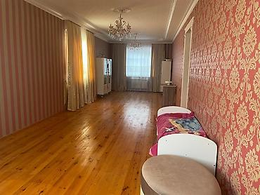 baki bina evi: Geniş və işıqlı mənzil interyeri - Böyük ölçülü qonaq otağı: uzun — 3