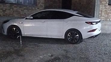 JAC: JAC : 2023 г., 1.5 л, Автомат, Бензин, Лифтбек — 2