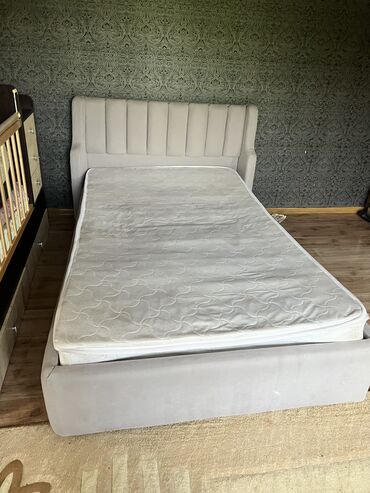 двухспальная мебель: Кровать