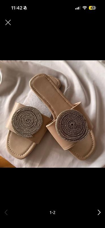 kişi zamşa sapoqlar: ZARA qadın bej rəngli sandal. Yenidir, heç geyinilməyib.80 AZN-ə — 1