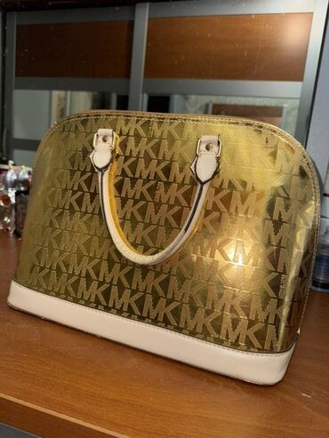 Çantalar: Əl çantası, Michael Kors
