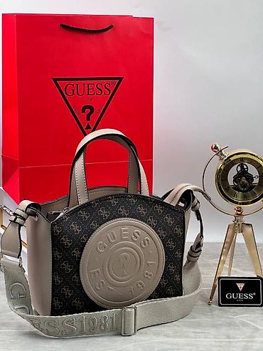 Torbe: Ženske torbe 
4900 din
pb — 4