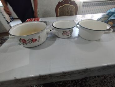 эмалированные чайники: Продаю кострюли советские металлические, эмалированные