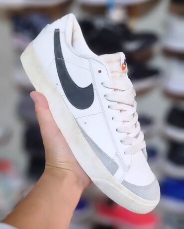 вечернее платье с: Мужские кроссовки, 42, Nike, Новый, цвет - Белый, Платная доставка