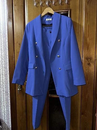 Dəstlər, kostyumlar: 5-15 azn arası geyimlər Qadın geyim dəsti – məhsul 1) Kobalt-mavi — 1