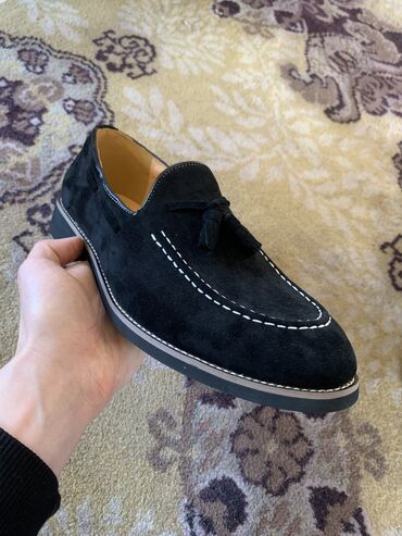 Другая мужская обувь: Продаю тяги бархатные, классика. (Новые