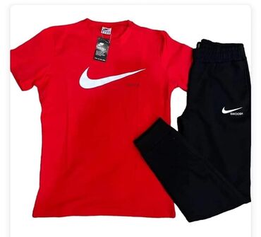 Gornji i donji deo: Veličine S M L XL
Cena 4400 din n — 6