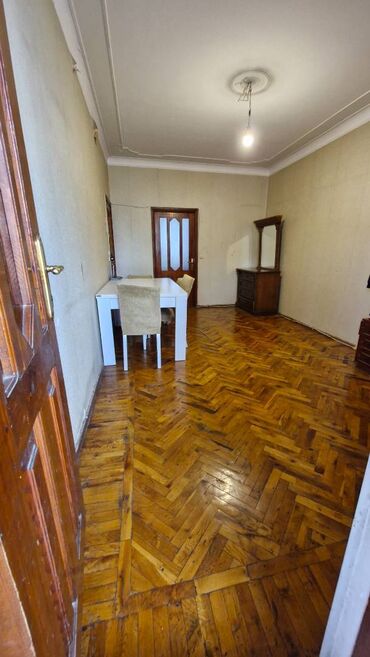 Köhnə tikili: Bakı, 7-ci mikrorayon, 3 otaqlı, Köhnə tikili, m. Azadlıq Prospekti, 70 kv. m — 12