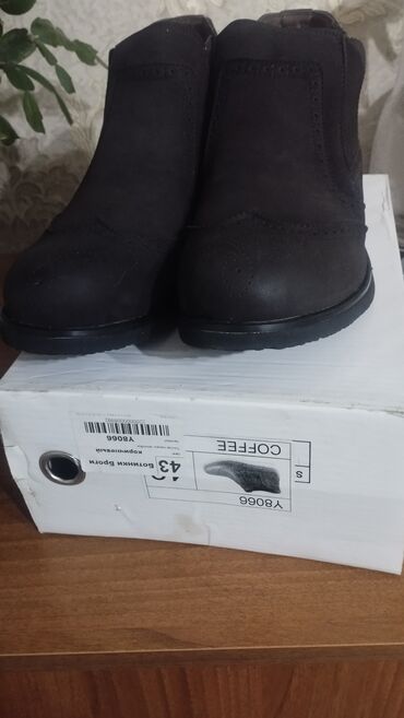 ботинки деми сезонные: Продам мужские ботинки(Деми). размер43, цвет кофейный