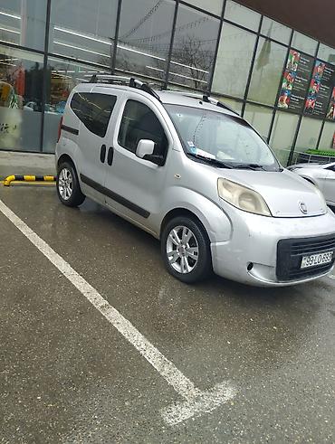 Fiat: Fiat Qubo – gümüşü rəngdə, kompakt miniven/kombi.barte edərəm ozundən — 2
