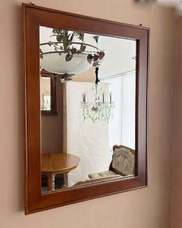 Текстиль: Зеркало в роскошной деревянной раме - Румыния, размер 79 см х