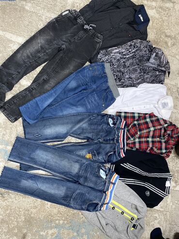 джинсы с подтяжками: Все вместе 1000с Одежда в школу или же садик Состояние отличное