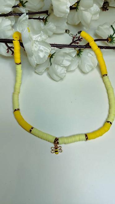 koferi mali: Ogrlica sa heishi perlama u nijansama žute i svetložute boje, sa — 1