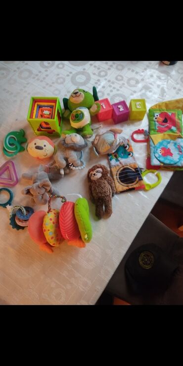 smurfiki yumşaq oyuncaqlar: Beşik üçün oyuncaqlar. Amerikadan alinib. Yumşaq oyuncaqlar hamısı