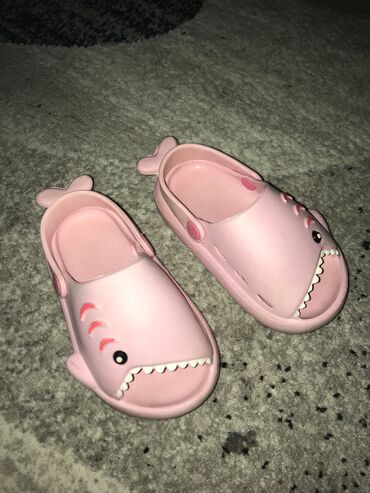 обувь 24: Продаю кроксы фирмы baby shark в идеальном состоянии
