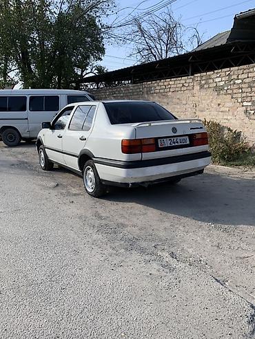 Volkswagen: Volkswagen Vento: 1993 г., 2 л, Механика, Бензин, Седан — 3