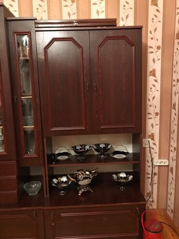 Rəflər: İşlənmiş, Paltar rəfi, Düz, Rusiya