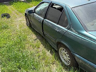 мв 100: BMW 3 series: 1992 г., 1.8 л, Механика, Бензин, Седан — 3