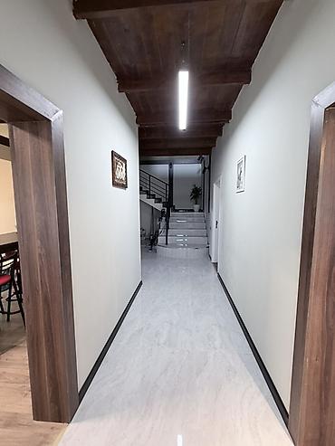 Həyət evləri və villaların satışı: İki mərtəbəli müasir həyət evi - Beton hasarlı geniş həyət, avtomatik — 12