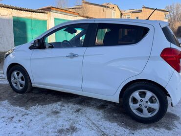 авто в рассрочка: Chevrolet Spark: 2016 г., 0.1 л, Вариатор, Бензин, Хэтчбэк