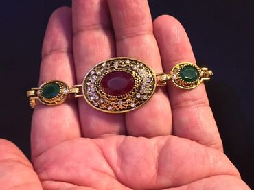 Qədim Osmanlı stilində, Qızılı rəngli, müxtəlif rəngli daşlarla