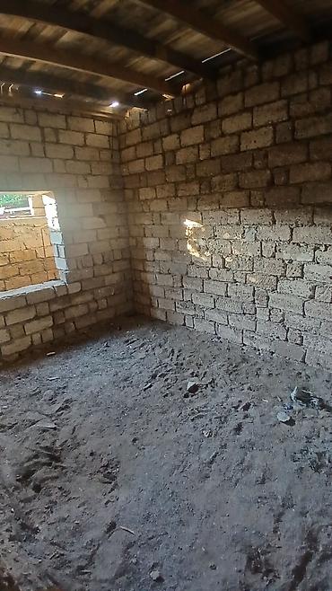 Həyət evləri və villalar: Satışa yarımçıq tikili ev təqdim olunur. Şəkillərdən göründüyü kimi — 6