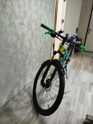 İdman velosipedləri: Dağ velosipedi Trek, 29", sürətlərin sayı: 21 — 2