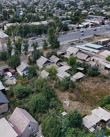 Жер тилкелери: 8 соток, Курулуш — 4