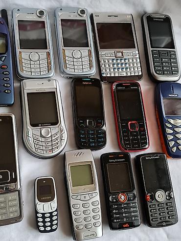 Ostali mobilni telefoni: Kolekcija retro mobilnih telefona – miks Nokia, Samsung, Sony i Sony — 14