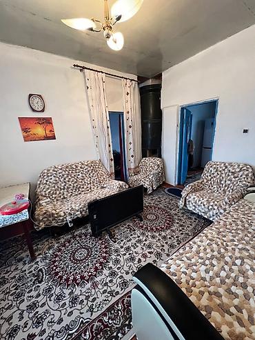 Продажа коттеджей и домов: Село Дмитриевка,дача Кыргызавтомаш.Дом 55 кв .м, 2спальни,зал,кухня и — 2