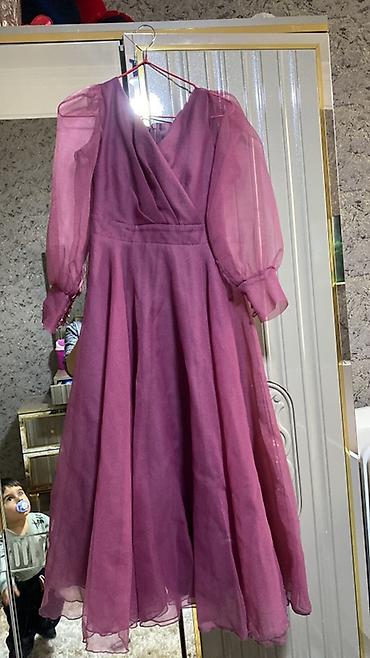 Şəxsi əşyalar: Bənövşəyi/çəhrayı tonlarda ziyafət-gecə geyimi. - Model: V-yaxalı — 1