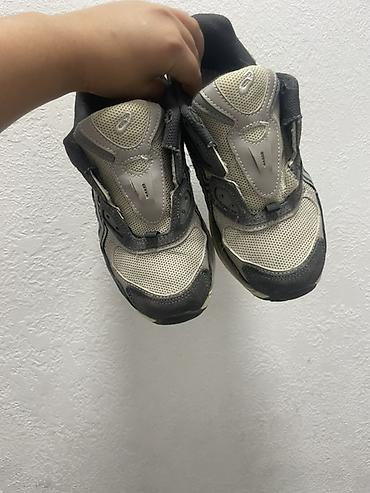 on cloud: Кроссовки Asics (мужские/унисекс), серия для бега и активного отдыха — 2