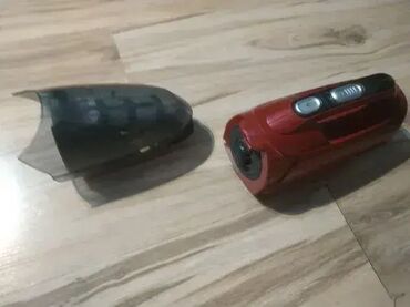 Štapni usisivači: 1. Bosh Akumulatorski usisivač Lithium 14.4V Crvena 2. Bosh — 15