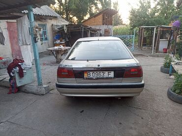 Mazda: Mazda 626: 1988 г., 2.2 л, Механика, Бензин, Хэтчбэк