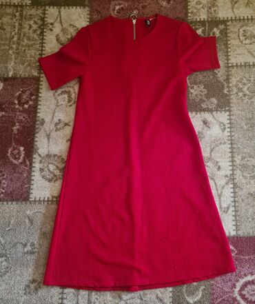 haljine hm 2023: XS (EU 34), bоја - Crvena, Drugi stil, Kratkih rukava