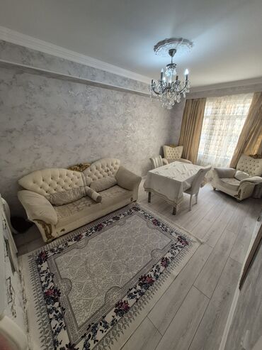 Köhnə tikili: Satılır: 2 otaqlı mənzil (daxili şəkillər) - Geniş dəhliz: mərmər — 14