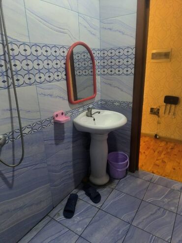 Uzunmüddətli kirayə mənzillər: Masazirin giriwinde Araz marketin yani 7 mertebenin 3 cu mertebesinde -da lalafo.az — 4 Uzunmüddətli kirayə mənzillər: Masazirin giriwinde Araz marketin yani 7 mertebenin 3 cu mertebesinde — 4