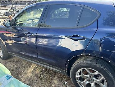 Auto-delovi: Alfa Romeo Stelvio – bočna leva i zadnja leva vrata sa kompletnim — 1