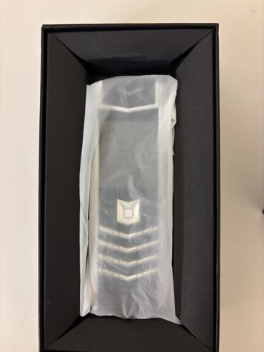 şabran telfon: Vertu Signature Touch