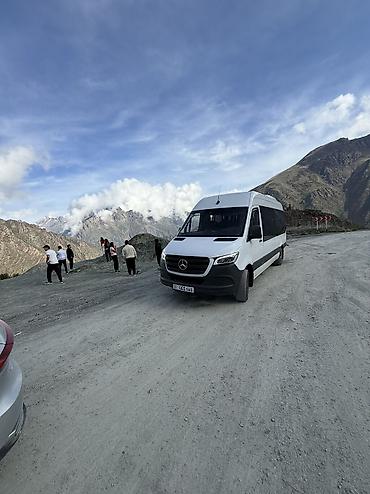 Премиальный микроавтобус Mercedes‑Benz Sprinter (длинная база, высокий