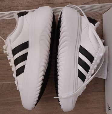 tn lemon line: Adidas, 38, color - White
