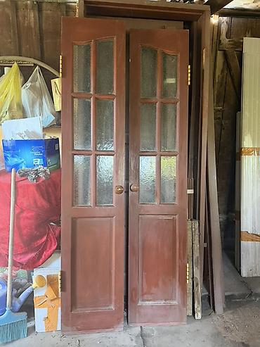 Межкомнатная дверь, Б/у, Со стеклом, Двухстворчатая, Деревянная, Распашная, цвет - Коричневый