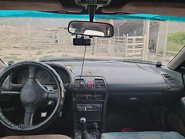 honda corolla: Mazda 323: 1992 г., 1.6 л, Механика, Бензин, Седан — 4